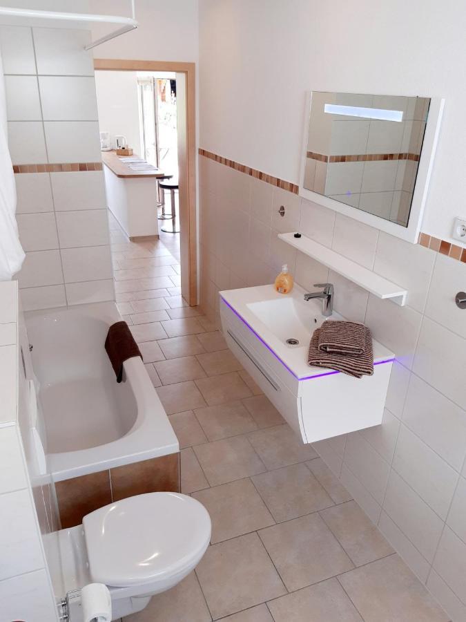 Stadtoase Geraeumige Gaestewohnungen Mit Balkon, Komfort, Modernitaet Und Ruhe, Fuer Monteure Geeignet, Free Wifi Frankenberg Exterior foto