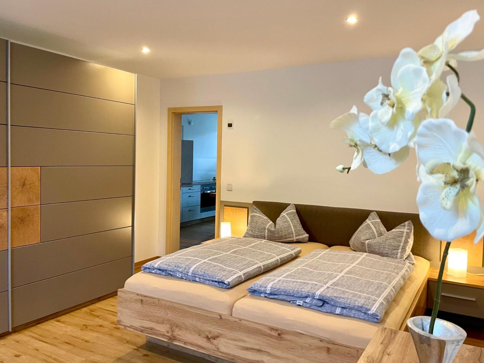 Stadtoase Geraeumige Gaestewohnungen Mit Balkon, Komfort, Modernitaet Und Ruhe, Fuer Monteure Geeignet, Free Wifi Frankenberg Exterior foto